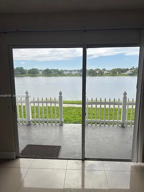 Summer Lake — Photo 3