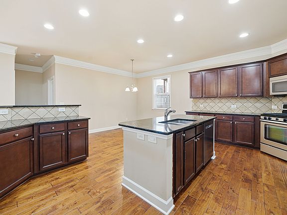 3rd image of 10012 Parc Sky Cir