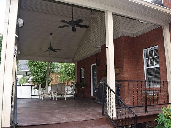 3rd image of 3016 Shady Glen Cir