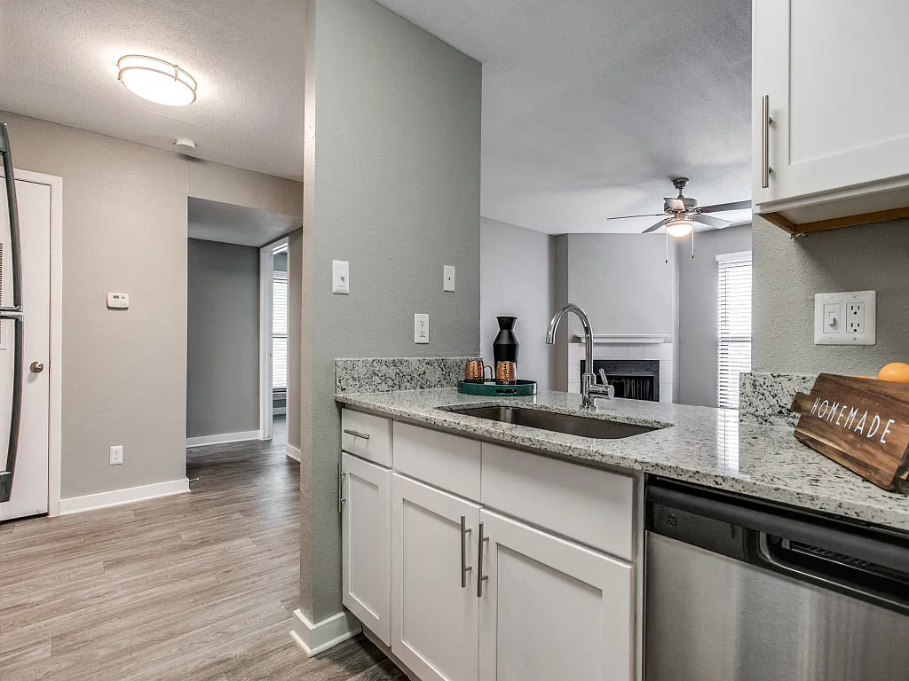 Biltmore Park Apartments — Photo 1