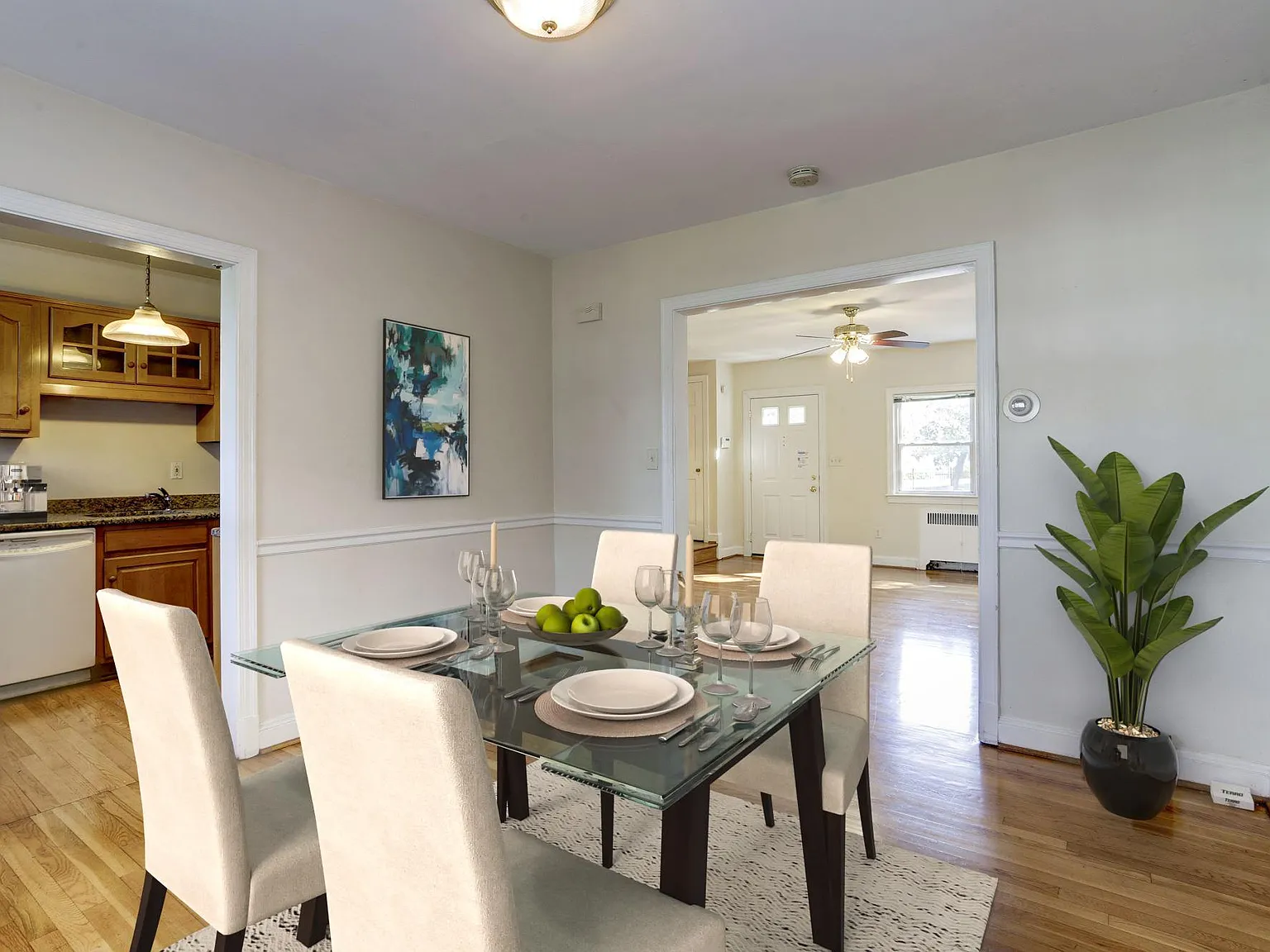 3 bed, 1901 sqft, $2,950 — Photo 3