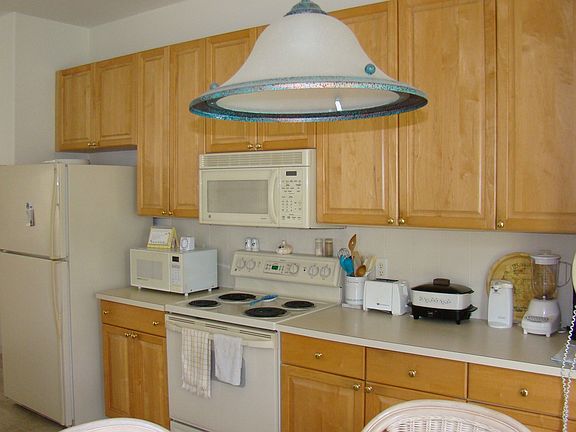 5th image of 516 NW Waverly Cir