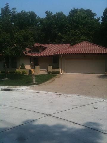 1st image of 7 Antilles St