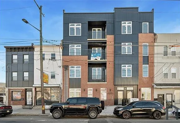 2 bed, $1,699 — Photo 2