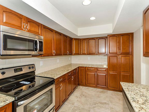 5th image of 16 Leisure World