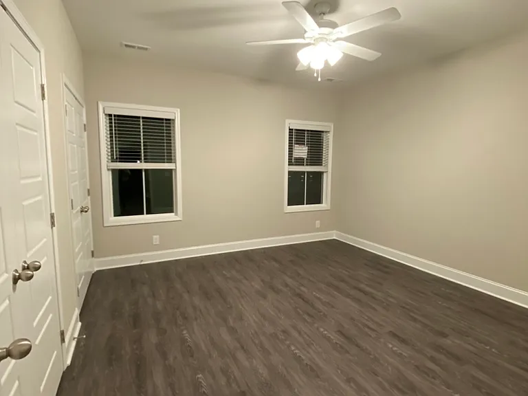 1040 Glenkirk Dr #H — Photo 5