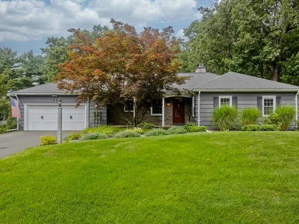 95 Tedford Dr, Longmeadow, MA 01106