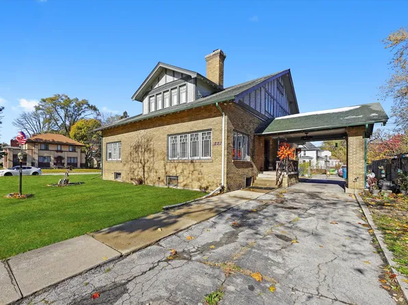 31 E 155th St, Harvey, IL 60426