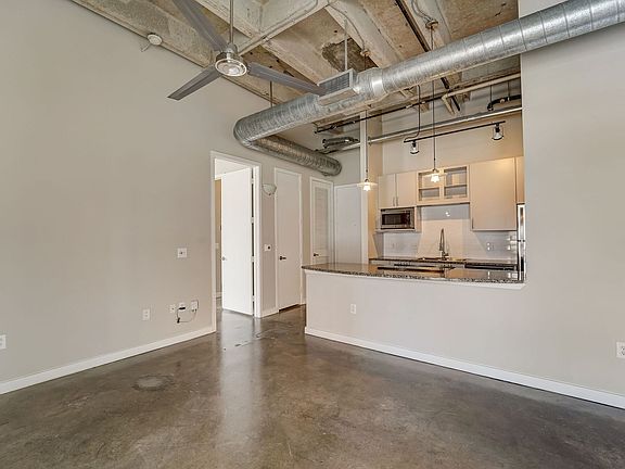 Unfurnished Living Room