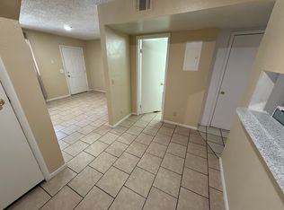 2530 Valley St #6, Las Vegas, NV 89101