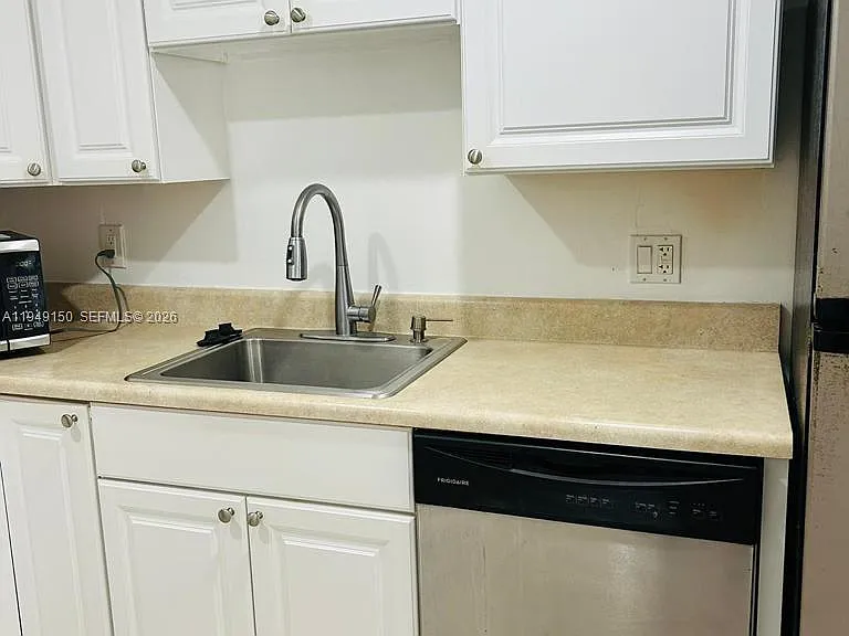 1000 Saint Charles Pl #721 — Photo 20