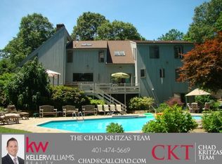 30 Dagnillo Dr, Warwick, RI 02818
