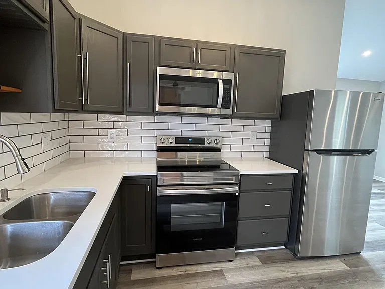 8010 Sunset Heights Dr #B — Photo 10