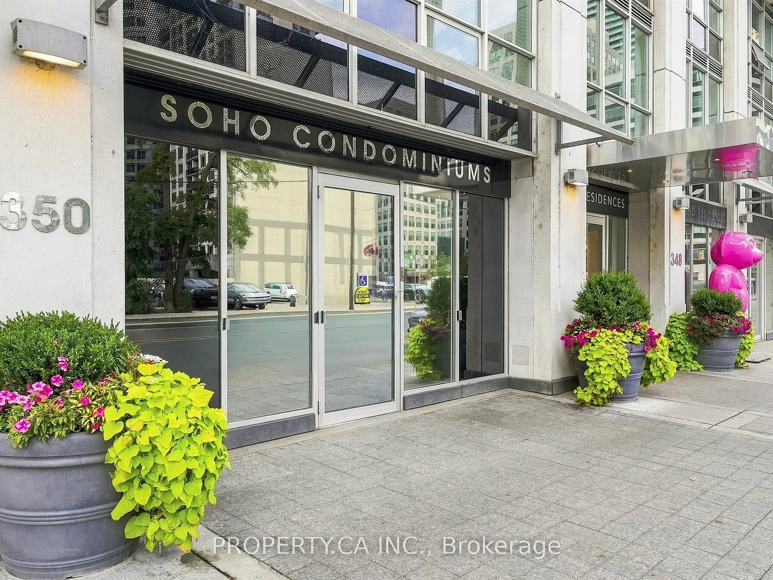 SOHO Met — Photo 3