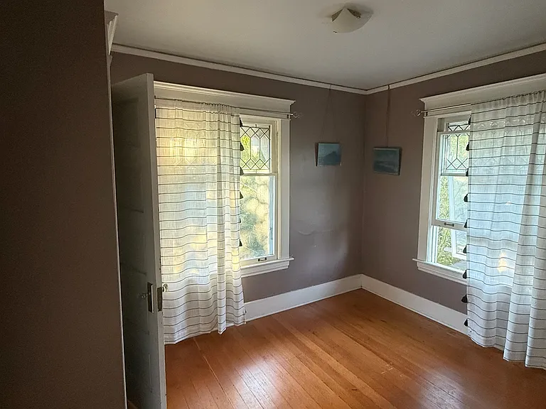 4534 Thackeray Pl NE — Photo 15