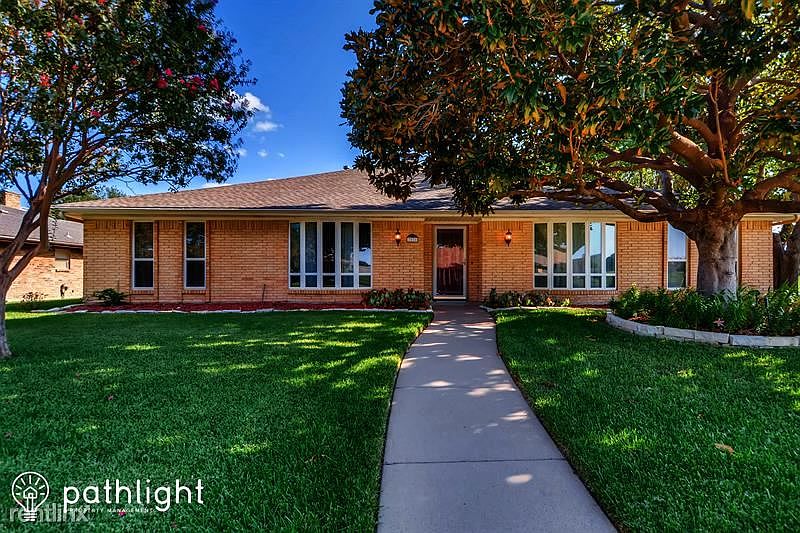1st image of 2524 Delmar Dr