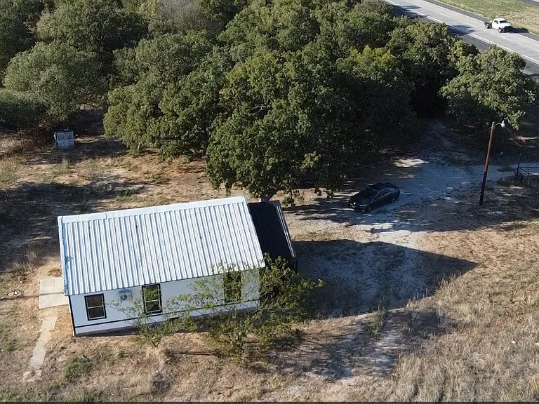 4323 N US Highway 287 — Photo 3