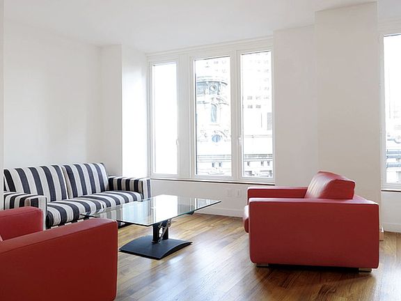 3rd image of 15 William St #15D