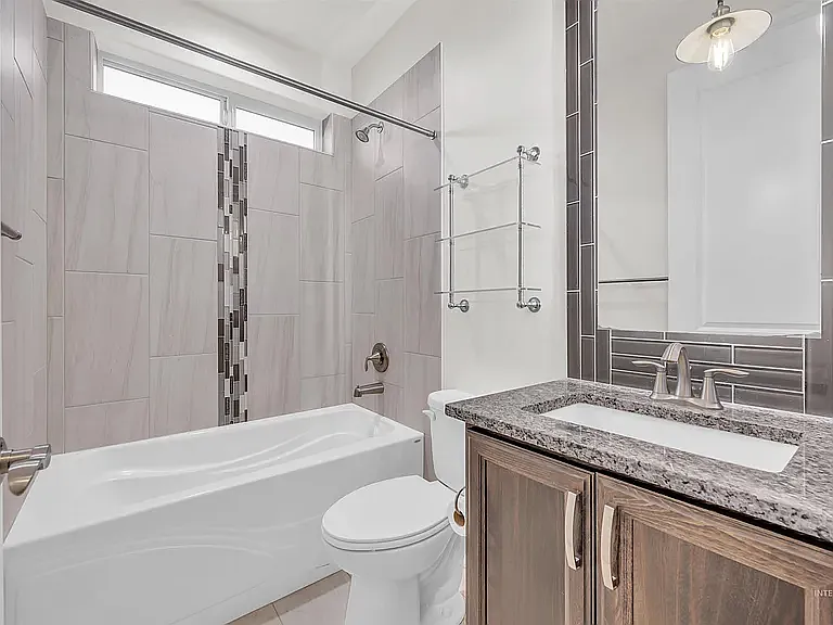 3258 S Arctic Fox Ave — Photo 5