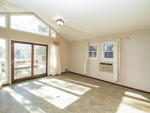 4th image of 1350 Scenic Dr
