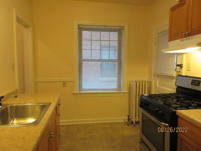 1982 N Prospect Ave #1B — Photo 7