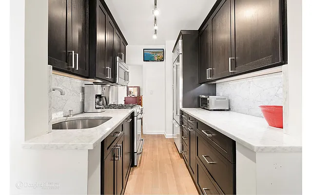 Sold by Douglas Elliman | media 16