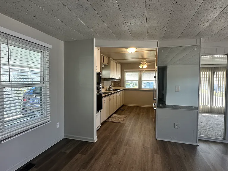 5004 Oakland Hills Ave — Photo 9