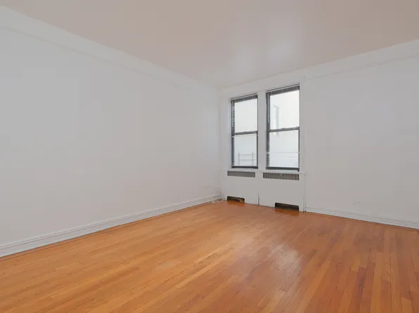 340 E Mosholu Parkway S image 6 of 10