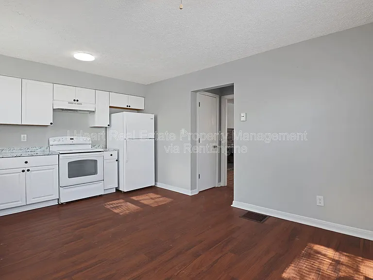 338 S Chase Ave — Photo 10