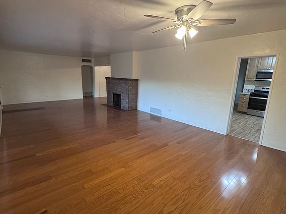 3rd image of 4149 E Oxford Dr