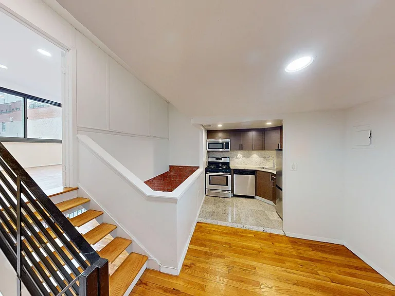 10 Jones St #5E — Photo 6