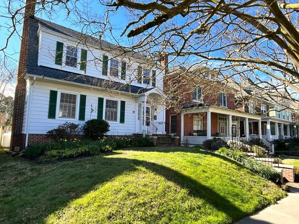 512 Monroe Ave, Cape Charles, VA 23310