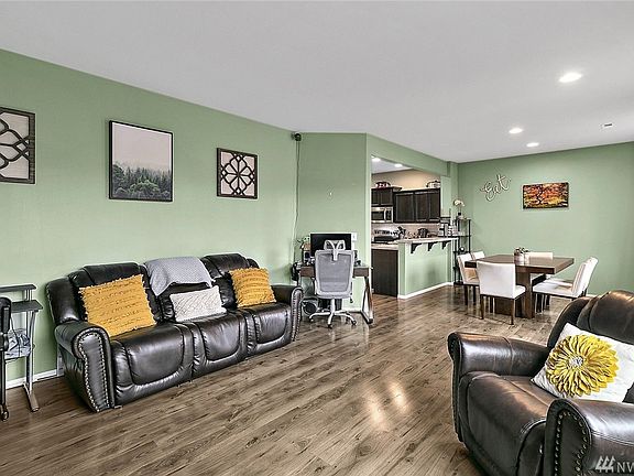 5th image of 312 Elderberry St