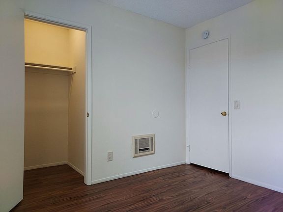 5th image of 4451 48th St APT 3