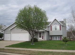 5310 Highgrove Ln NW, Rochester, MN 55901