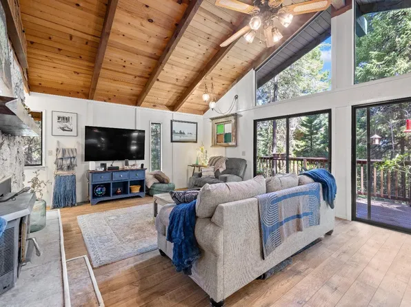 2829 Little John Ct, Pollock Pines, CA 95726
