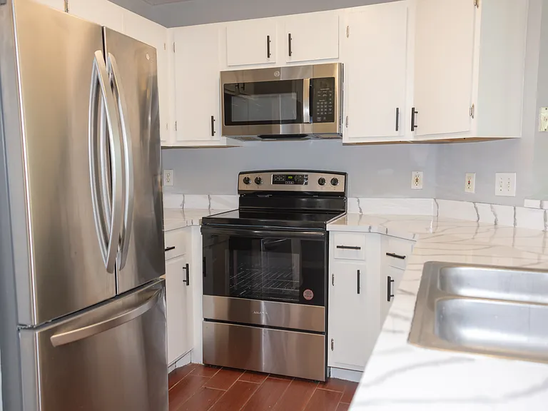 2025 Erving Cir #4207 — Photo 37