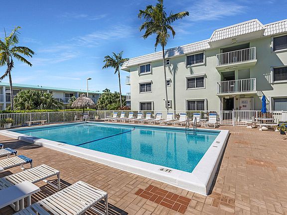 3rd image of 1101 W Ocean Dr #14