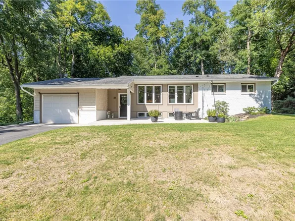 21 Hunters Run, Pittsford, NY 14534