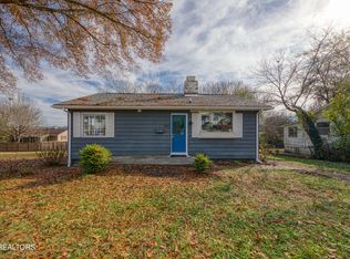 111 W Newkirk Ln, Oak Ridge, TN 37830