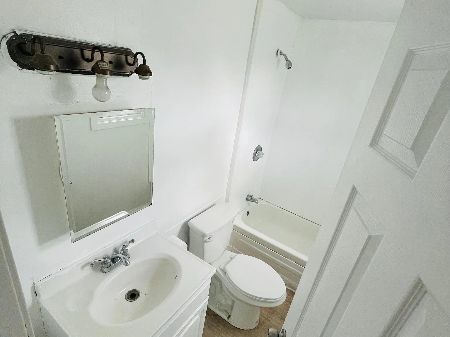327 Hampshire St — Photo 3