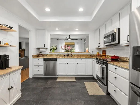 6551 Calle Valperizo, Carlsbad, CA 92009