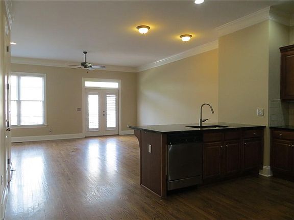2nd image of 131 W Ridge Way