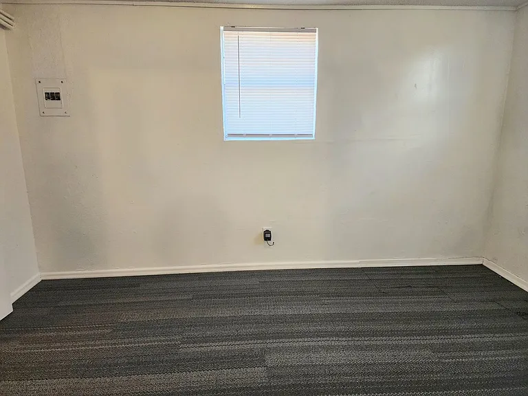 216 S Avenue I #6 — Photo 4