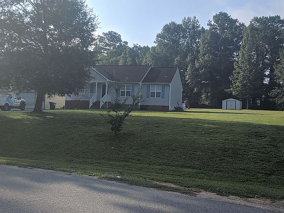 3rd image of 141 Mustang Ln