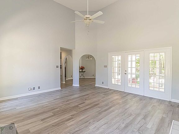 5th image of 121 Albert Dr