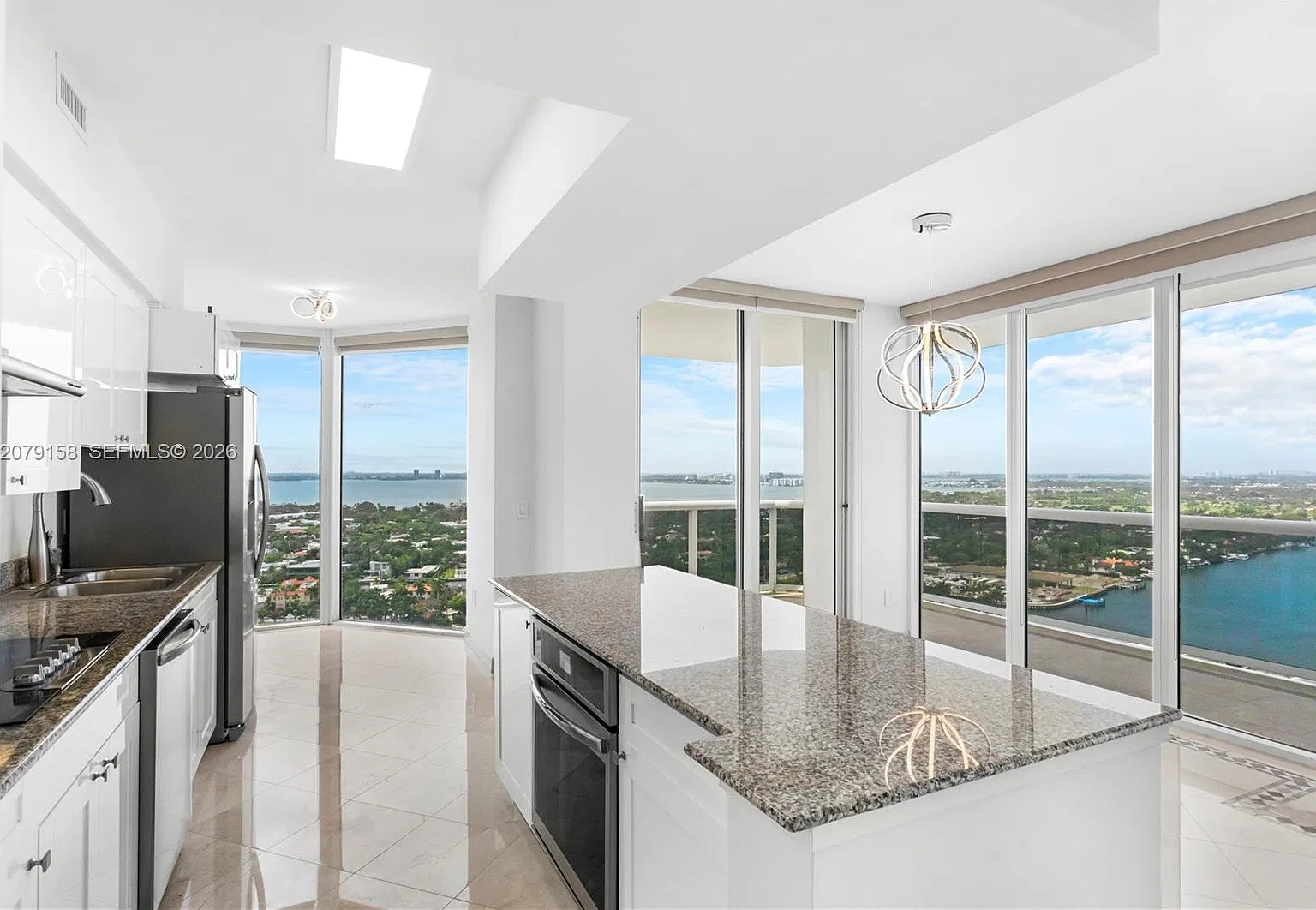 Blue Diamond Condo — Photo 3