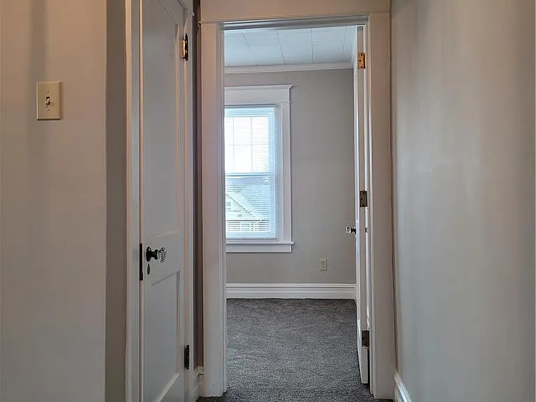 73 W Greenwich St — Photo 17