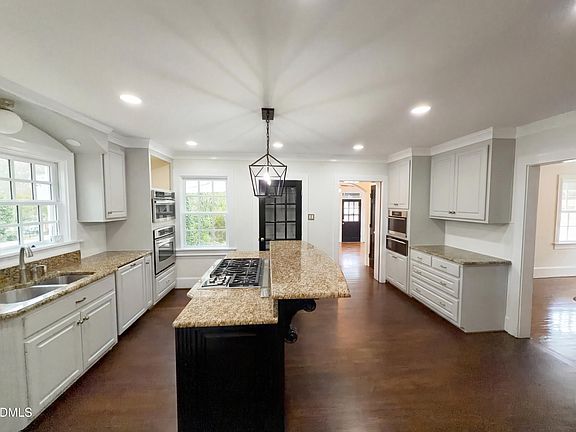 4th image of 1703 Raeford Rd