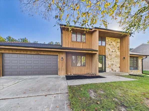 1994 Lilly St, East Troy, WI 53120